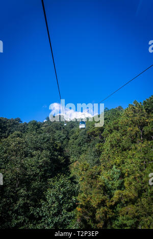 Cangshan cable car at Cangshan national geological park near Dali, Yunnan province, China Stock Photo