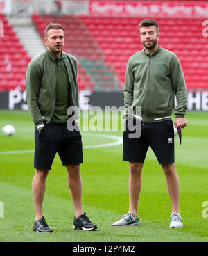 Norwich City's Jordan Rhodes (left) and Norwich City's Grant Hanley inspect the pitch ahead of the match Stock Photo