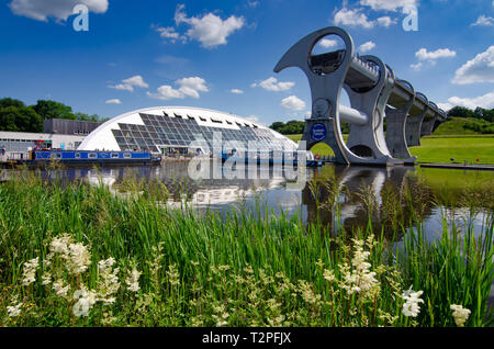 The Falkirk Wheel in Scotland is a rotating boat lift linking the Forth and Clyde Canal with the Union Canal Stock Photo