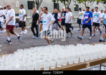 Miami Florida,Bayfront Park,Mercedes Benz Miami Corporate Run,community charity runners,walkers,employee worker workers working staff,co workers,walke Stock Photo