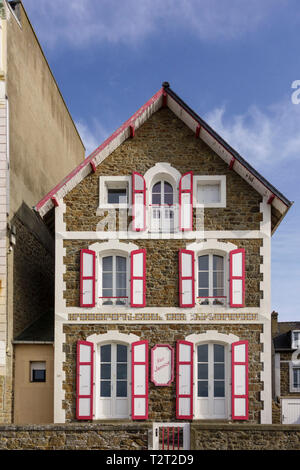 Attractive period properties along promenade at seafront, Saint Malo, Brittany, France Stock Photo