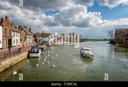 Boating on the River Great Ouse in St Ives, Cambridgeshire, England Stock Photo