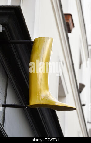 Shoemaker Sign Shoemaker sign - Montmartre - Paris - France Stock Photo - Alamy
