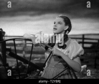 JUDY GARLAND, THE WIZARD OF OZ, 1939 Stock Photo