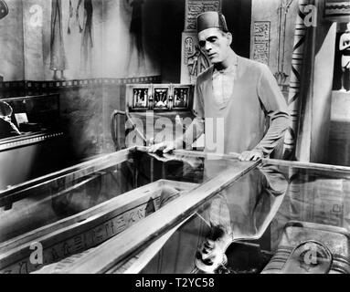 BORIS KARLOFF, THE MUMMY, 1932 Stock Photo