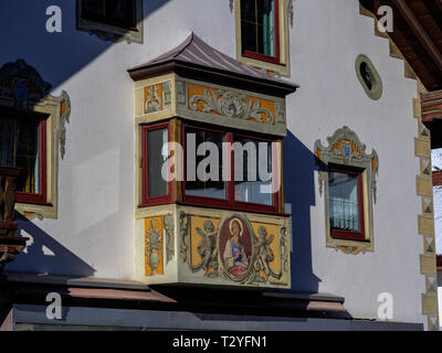 Bemaltes Haus, Nassereith. Gurgltal in Tirol, Österreich, Europa House with murals, Nassereith, , district Imst, Tyrol, Austria, Europe Stock Photo
