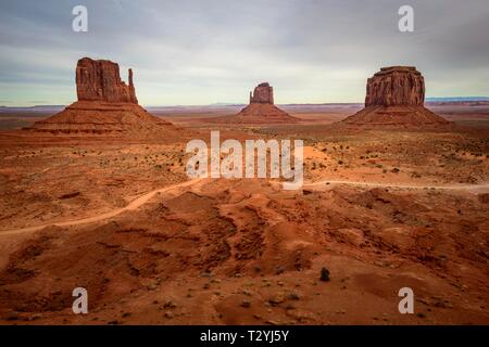 Mesas, West Mitten Butte, East Mitten Butte, Merrick Butte, Scenic Drive, Monument Valley Navajo Tribal Park, Navajo Nation, Arizona, Utah, USA Stock Photo