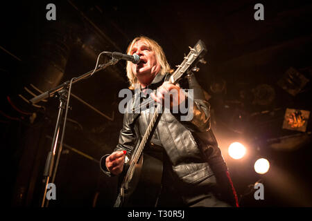 Norway, Oslo - April 4, 2019. The Welsh rock band The Alarm performs live concert at John Dee in Oslo. Here vocalist and guitarist Mike Peters is seen live on stage. (Photo credit: Gonzales Photo - Terje Dokken). Credit: Gonzales Photo/Alamy Live News Stock Photo