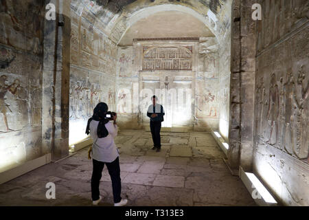 Sohag, Egypt. 5th Apr, 2019. People visit the Mortuary Temple of Seti I in Sohag, Egypt, on April 5, 2019. The Mortuary Temple of Seti I is a memorial temple for Seti I, a king of the 19th dynasty and father of King Ramses II in ancient Egypt. Credit: Ahmed Gomaa/Xinhua/Alamy Live News Stock Photo