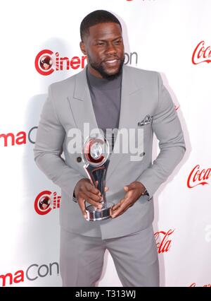 LAS VEGAS, NV - APRIL 04: Kevin Hart attends The CinemaCon Big Screen Achievement Awards at OMNIA Nightclub at Caesars Palace during CinemaCon, the official convention of the National Association of Theatre Owners, on April 4, 2019 in Las Vegas, Nevada.    People: Kevin Hart Stock Photo