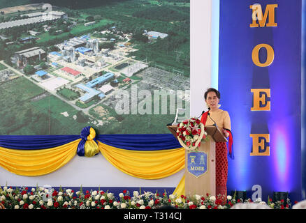Thaton, Myanmar. 5th Apr, 2019. Myanmar's State Counselor Aung San Suu Kyi speaks during the opening ceremony of a combined cycle gas turbine power plant in Thaton Township, Mon State, Myanmar, April 5, 2019. A combined cycle gas turbine power plant with the capacity of 118.9 megawatts (MW) opened in Myanmar's Mon state on Friday. With loans from the World Bank, the power plant project was implemented by the tender-winning China Energy Engineering Corporation. Credit: U Aung/Xinhua/Alamy Live News Stock Photo