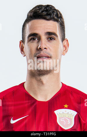 Brazilian Football Player Oscar Dos Santos Emboaba Junior Better Known As Simply Oscar Of China S Shanghai Sipg F C Dribbles Against South Korea S Jeonbuk Hyundai Motors F C In The Quarter Final Match During The Brazilian Football Player Oscar Dos Santos Emboaba Junior Better Known As Simply Oscar Of China S Shanghai Sipg F C Dribbles Against South Korea S Jeonbuk Hyundai Motors F C In The Quarter Final Match During The