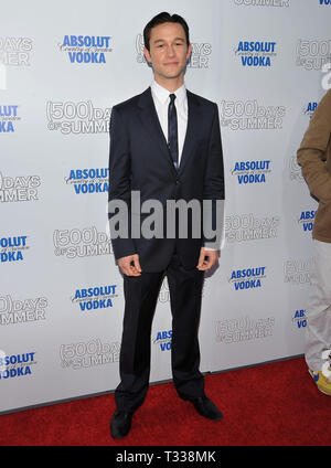 500 Days Of Summer Joseph Gordon Levitt Geoffrey Arend Zooey Deschanel Date 2009 Stock Photo Alamy