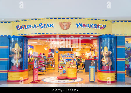 Build a bear hi-res stock photography and images - Alamy