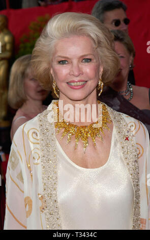 LOS ANGELES, CA. March 25, 2001: ELLEN BURSTYN at the 73rd Annual Academy Awards in Los Angeles. © Paul Smith/Featureflash Stock Photo