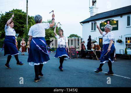 The Shalebrook Morris Dancers at the Kentish Horse Pub, Mark Beech, Kent Stock Photo