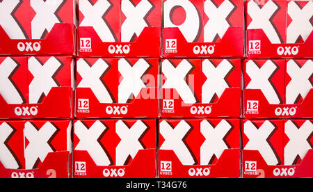 https://l450v.alamy.com/450v/t34g76/oxo-stock-cubes-boxes-and-packaging-on-a-supermarket-shelf-in-the-uk-t34g76.jpg