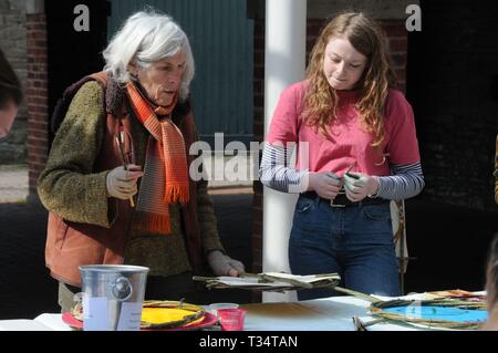 Kington, UK. 6th Apr, 2019. Extinction Rebellion preparations. Kington members of Extinction Rebellion held a banner workshop in the town ready for the climate change protest in London from April 15th. It is a fortnight of action planned to raise awareness and persuade the government to take action. Credit: Andrew Compton/Alamy Live News Stock Photo