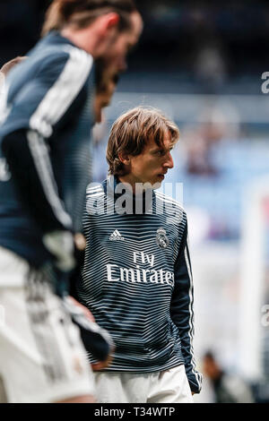 Santiago Bernabeu, Madrid, Spain. 6th Apr, 2019. La Liga football, Real Madrid versus Eibar; Luka Modric (Real Madrid) during the pre match warm up Credit: Action Plus Sports/Alamy Live News Stock Photo