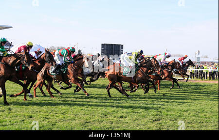 Aintree Racecourse, Aintree, UK. 6th Apr, 2019. The 2019 Grand National horse racing festival, day 3; They're off for the start of The Randox Health Grand National Handicap Chase Credit: Action Plus Sports/Alamy Live News Stock Photo