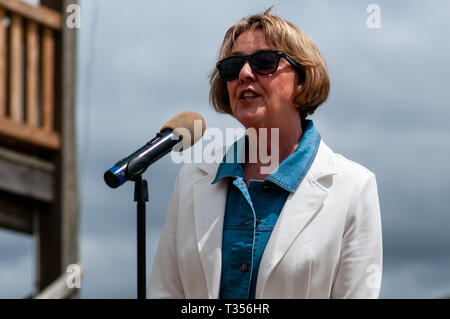 Pinehurst, North Carolina, USA. 3rd Apr, 2019. April 6, 2019 - Pinehurst, N.C., USA - Village of Pinehurst Mayor NANCY FIORILLO gives her remarks during the opening ceremony at the 70th annual Spring Matinee Harness races sponsored by the Pinehurst Driving & Training Club, at the Pinehurst Harness Track, Pinehurst, North Carolina. This year's races commemorate the 104th anniversary of the track. Credit: Timothy L. Hale/ZUMA Wire/Alamy Live News Stock Photo