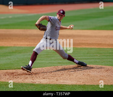 Louisiana, USA. 06th Apr, 2019. Texas A&M ASA LACY (35) throws a pitch against LSU at Alex Box Stadium. Credit: Jerome Hicks/ZUMA Wire/Alamy Live News Credit: ZUMA Press, Inc./Alamy Live News Stock Photo