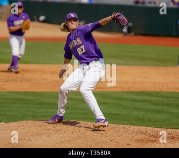 Louisiana, USA. 06th Apr, 2019. LSU MATTHEW BECK (27) makes a pitch against Texas A&M at Alex Box Stadium. Credit: Jerome Hicks/ZUMA Wire/Alamy Live News Credit: ZUMA Press, Inc./Alamy Live News Stock Photo