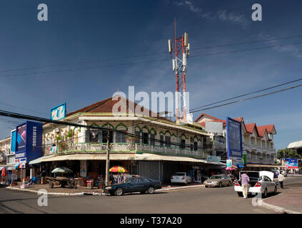 Cambodia, Kampong (Kompong) Cham, town centre, old French colonial building on street corner Stock Photo