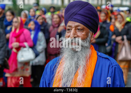 Glasgow, UK. 07th Apr, 2019. Thousands from the Scottish Sikh community gathered in Glasgow to celebrate the annual festival of VAISAKHI which is held every year to celebrate the beginning of the Sikh summer and is marked by a procession through the heart of Glasgow. Vaisakhi is celebrated each year to also commemorate the creation of the Sikh nation in 1699 and is taken as a reminder for all Sikhs to preserve human rights, promote equality, practice compassion and implement selfless service in their daily lives Credit: Findlay/Alamy Live News Stock Photo