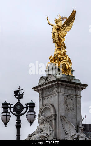 Queen Victoria Memorial outside Buckingham Palace, The Mall, London, Saturday, March 23, 2019.Photo: David Rowland / One-Image.com Stock Photo