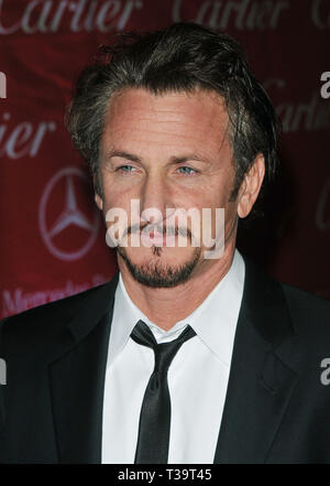 Sean Penn  -  20th Ann. Of The Palm Springs Film Festival at the Palm Springs Convention Center.PennSean 75 Red Carpet Event, Vertical, USA, Film Industry, Celebrities,  Photography, Bestof, Arts Culture and Entertainment, Topix Celebrities fashion /  Vertical, Best of, Event in Hollywood Life - California,  Red Carpet and backstage, USA, Film Industry, Celebrities,  movie celebrities, TV celebrities, Music celebrities, Photography, Bestof, Arts Culture and Entertainment,  Topix, headshot, vertical, one person,, from the year , 2009, inquiry tsuni@Gamma-USA.com Stock Photo