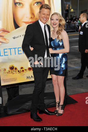 04  Christopher Egan   Amanda Seyfried  04   - Letters To Juliet  Premiere at the Chinese Theatre In Los Angeles.04  Christopher Egan   Amanda Seyfried  04  Event in Hollywood Life - California, Red Carpet Event, USA, Film Industry, Celebrities, Photography, Bestof, Arts Culture and Entertainment, Topix Celebrities fashion, Best of, Hollywood Life, Event in Hollywood Life - California, Red Carpet and backstage, movie celebrities, TV celebrities, Music celebrities, Topix, actors from the same movie, cast and co star together.  inquiry tsuni@Gamma-USA.com, Credit Tsuni / USA, 2010 - Group, TV an Stock Photo