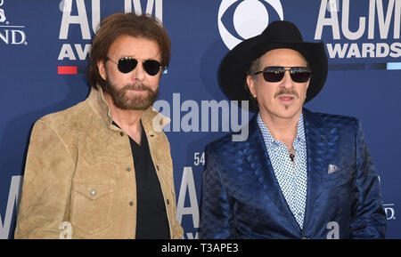 Las Vegas, USA. 7th Apr 2019. Kix Brooks, Ronnie Dunn attends the 54th Academy Of Country Music Awards at MGM Grand Hotel & Casino on April 07, 2019 in Las Vegas, Nevada. Photo: imageSPACE /MediaPunch Credit: MediaPunch Inc/Alamy Live News Stock Photo