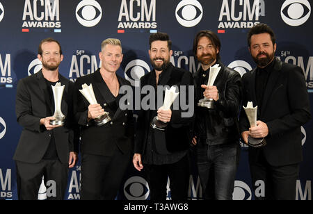 Las Vegas, USA. 7th Apr 2019. Group of the Year award winners Old Dominion pose in the press room during the 54th Academy Of Country Music Awards at MGM Grand Hotel & Casino on April 07, 2019 in Las Vegas, Nevada. Photo: imageSPACE/MediaPunch Credit: MediaPunch Inc/Alamy Live News Stock Photo