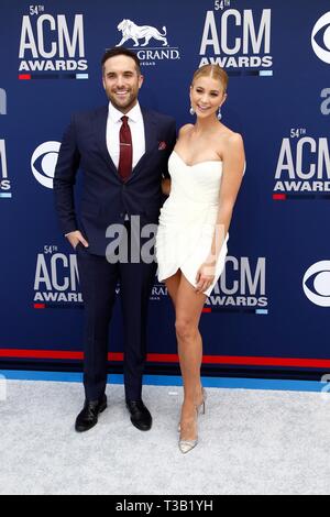 Las Vegas, NV, USA. 7th Apr, 2019. Tyler Rich, Sabina Gadecki at arrivals for 54th Academy Of Country Music (ACM) Awards - Arrivals 3, MGM Grand Garden Arena, Las Vegas, NV April 7, 2019. Credit: JA/Everett Collection/Alamy Live News Stock Photo