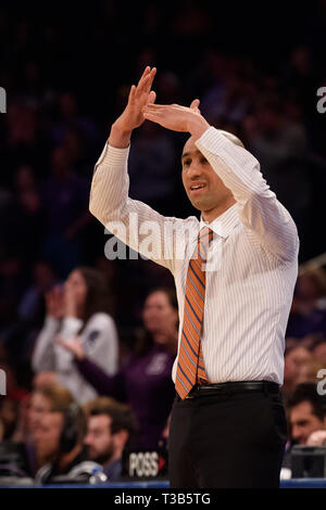 April 04, 2019: Texas Longhorns head coach Shaka Smart calls a timeout at the final of the NIT Tournament game between The Texas Longhorns and The Lipscomb Bisons at Madison Square Garden, New York, New York. Mandatory credit: Kostas Lymperopoulos/CSM Stock Photo