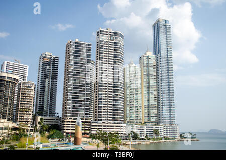 city-center-skyline-bay-of-panama-panama-city-panama-ar-304pan-002