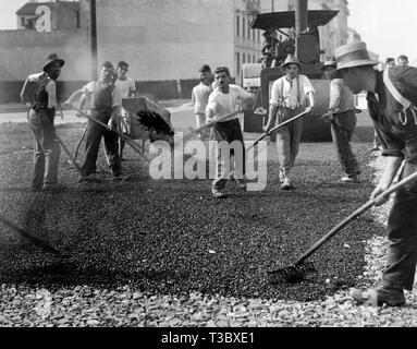 bitumen on macadam, 1951 Stock Photo