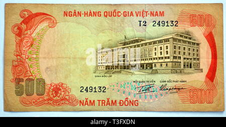 South Vietnamese 500 Dong Banknote from 1970's Showing the Palace of Independence Stock Photo