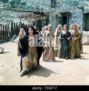 Ifigeneia Iphigenia Year : 1977 Greece Director : Michel Cacoyannis Tatiana Papamoschou, Irene Papas Stock Photo