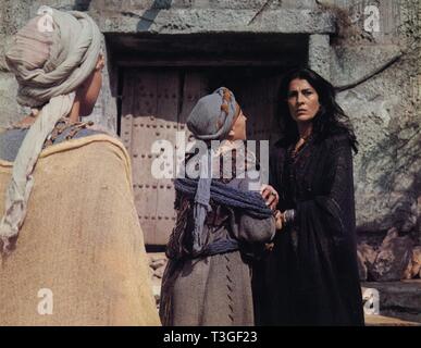 Ifigeneia Iphigenia Year : 1977 Greece Director : Michel Cacoyannis Irene Papas Stock Photo