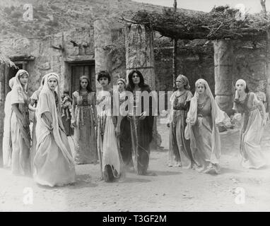 Ifigeneia Iphigenia Year : 1977 Greece Director : Michel Cacoyannis Tatiana Papamoschou, Irene Papas Stock Photo