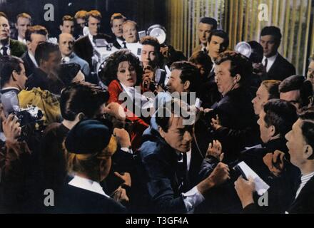 Arabesque Year: 1966 USA Gregory Peck Sophia Loren Director : Stanley ...
