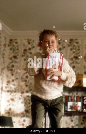 Home Alone  Year : 1990  USA Realisateur : Chris Columbus Macaulay Culkin Stock Photo