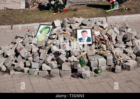 Makeshift monument to commemorate the victims of the protests at Maidan Nezalezhnosti (Maidan Square) in central Kiev, 2019. Following the riots of 20 Stock Photo