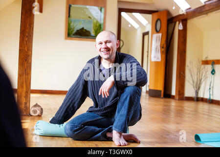 Prague, Czech Republic, March 31, 2019: Sasa Hendruk, legendar Czech spiritual teacher talking in Dayal studio in Prague Stock Photo