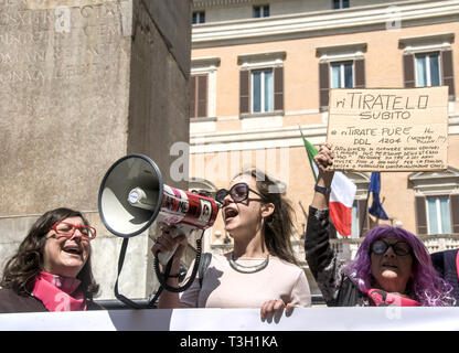 Rome, Italy. 09th Apr, 2019. Protest in front of Montecitorio organized by DIRe-women on the net against violence, International Women's House, Non-Minus, Cgil, Arci, Rebel Network, Udi-Women Union in Italy, Cismai-Italian coordination of child maltreatment services to request withdrawal of the Pillon bill, while in the Senate Justice Committee the discussion on the bill and on the other bill that could merge into a new text is resumed. Credit: PACIFIC PRESS/Alamy Live News Stock Photo