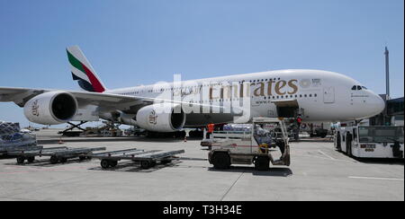 AJAXNETPHOTO. 2018.NICE, FRANCE. - EMIRATES BIG JET - AN AIRBUS A380-800 OWNED BY EMIRATES AIRLINE PARKED AT THE COTE D'AZUR AIRPORT BEING PREPARED FOR FLIGHT. PHOTO:CAROLINE BEAUMONT/AJAX REF:LX100 00281