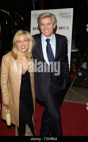 LOS ANGELES, CA. January 11, 2002: Director BAZ LUHRMANN & wife CATHERINE MARTIN at the Broadcast Film Critics Association's 7th Annual Critics Choice Awards at the Beverly Hills Hotel. © Paul Smith/Featureflash Stock Photo