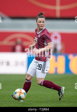 Paderborn, Germany. 09th Apr, 2019. Marina HEGERING (GER) Promotion, Football National Team Women Friendlies, Germany (GER) - Japan (JPN) 2: 2, on 09.04.2019 in Paderborn / Germany. | Usage worldwide Credit: dpa picture alliance/Alamy Live News Stock Photo
